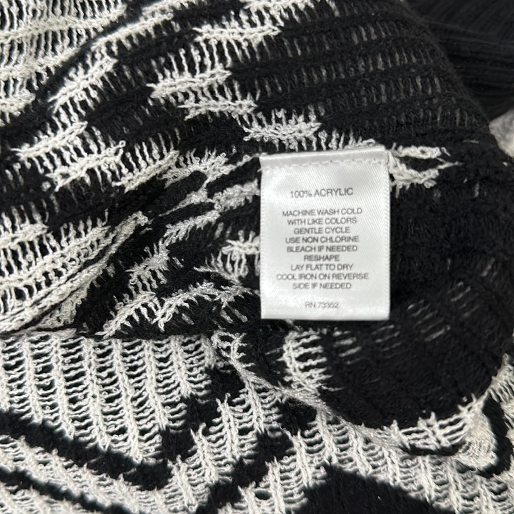 Hannah Boho Black and White Round Neck 3/4 Sleeve Sweater size XL - Picture 7 of 7